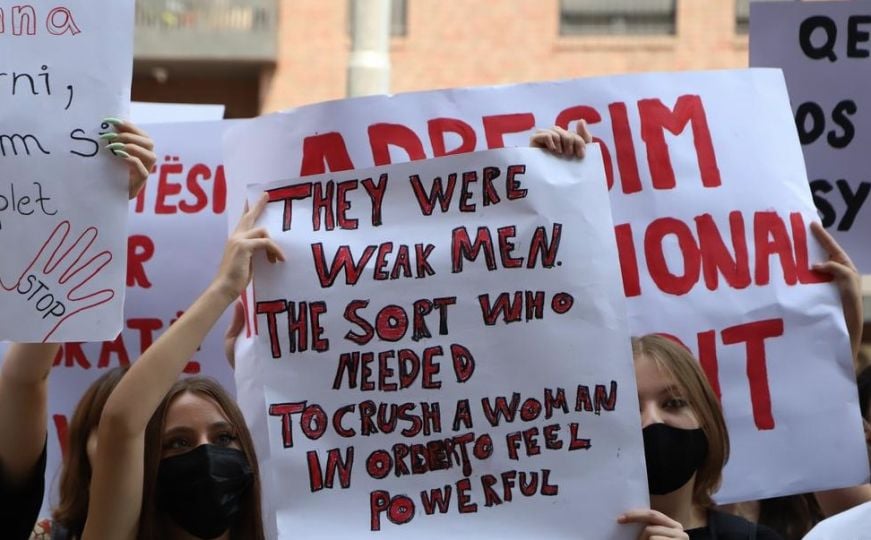 Protest u Prištini u augustu 2021. godine kojim se željela skrenuti pažnja na povećano nasilje nad ženama i femicid