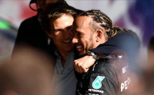 Foto: Formula 1 / Lewis Hamilton i Tom Cruise