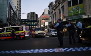 Foto: EPA - EFE / Policija i hitna pomoć ispred tržnog centra u Sydneyu