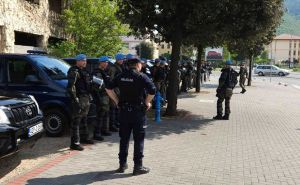 Foto: Hercegovina.info / Jake policijske snage na ulicama Mostara