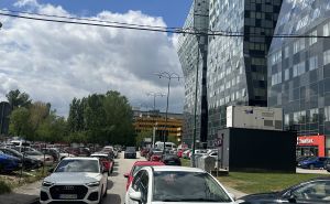 Foto: Čitatelj/Radiosarajevo.ba / Kada će se u Sarajevu konačno početi poštovati saobraćajni znakovi?