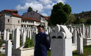 Foto: Dž. K. / Radiosarajevo.ba / Polaganje cvijeća