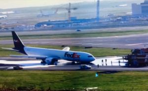 FOTO: AA / Teretni avion sletio na trup na Aerodromu u Istanbulu