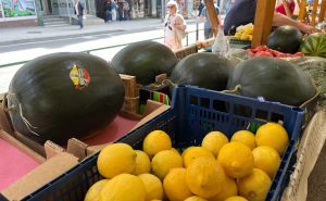 Foto: E. L. / Radiosarajevo.ba / Stigle lubenice na pijacu Markale