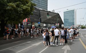 Foto: N. G. / Radiosarajevo.ba / Brojni građani već su na ulazima