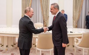 Foto: AA / Vladimir Putin i Hakan Fidan