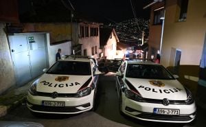 Foto: N. G. / Radiosarajevo.ba / Vatrogasci i policija na mjestu događaja na Širokači