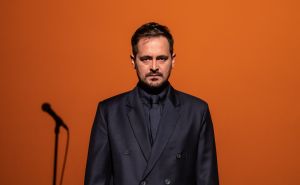 Foto: NPS / Predstava “Marlene Dietrich: pet tačaka optužnice”