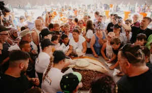 Foto: Hercegovinainfo / U BiH oboren svjetski rekord za najveću porciju ćevapa