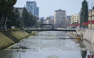 Foto: N. G. / Radiosarajevo.ba / Počelo čišćenje korita rijeke Miljacke