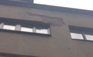 Foto: Radiosarajevo / Obrušila se fasada