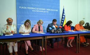 Foto: N. G. / Radiosarajevo.ba / Potpisivanje ugovora sa sigurnim kućama