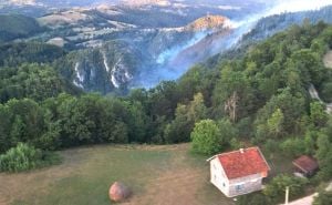 Foto: OS BiH / Helikopteri Oružanih snaga Bosne i Hercegovine uspješno ugasili požar u blizini Olova