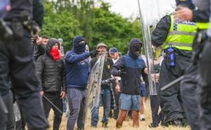 Foto: Anadolija / Ekstremni desničari sukobili se s britanskom policijom