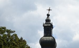 Foto: N. G. / Radiosarajevo.ba / Nakrivio se krst na Sabornoj crkvi