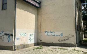 Foto: Vijesti.me / Uvredljivi grafit na školi