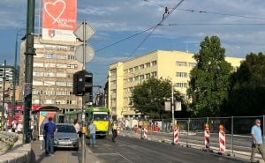 FOTO: Radiosarajevo.ba / Velike gužve nakon saobraćajne nesreće