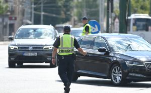 Foto: N. G. / Radiosarajevo.ba / Policajci regulišu saobraćaj na Skenderiji