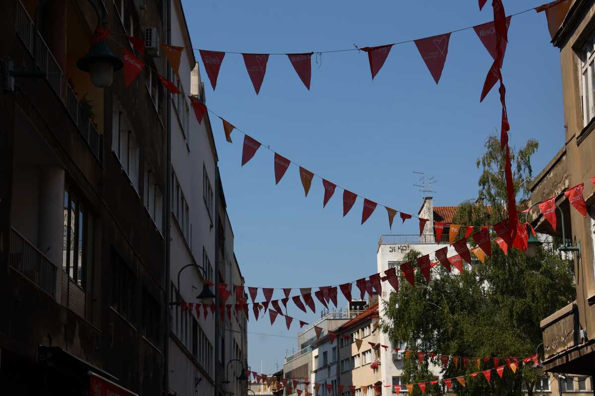 Dekoracije na sarajevskim ulicama uoči SFF