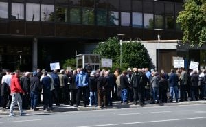 Foto: A.K./Radiosarajevo.ba / Protesti penzionera ispred Vlade FBiH