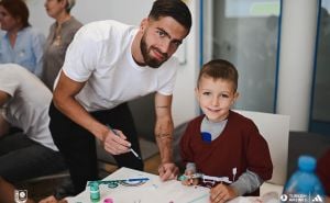 Foto: FK Sarajevo / Igrači FK Sarajevo proveli dan s djecom iz Roditeljske kuće