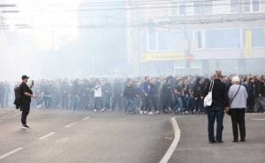 Foto: Dž. K. / Radiosarajevo.ba / Manijaci u korteu krenuli na Koševo uoči 153. sarajevskog derbija