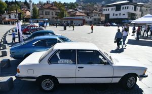 Foto: A. K. / Radiosarajevo.ba / Oldtimeri zasjali jutros u Sarajevu