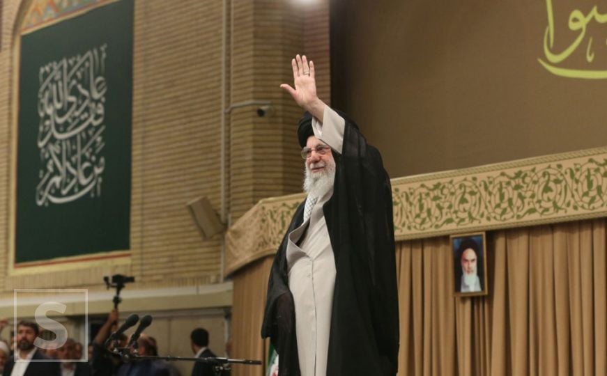 Ajatolah Ali Khamenei prebačen na sigurnu lokaciju unutar Irana