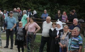 Foto: Anadolija / Obilježavanje godišnjice stradanja bošnjačkih civila u zloglasnom logoru Sušica