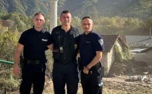 Foto: Screenshot / Instagram / Policajci koji su spasili šest osoba u poplavama u BiH