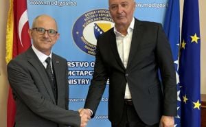 Foto: Ministarstvo odbrane BiH / Zukan Helez primio u posjetu Murata Kula