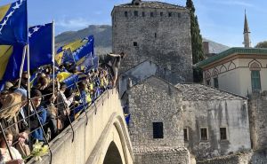 Foto: FENA / Obilježena 31. godišnjica rušenja Staroga mosta