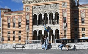 Foto: N.G./Radiosarajevo.ba / Vijećnica kao turistička atrakcija