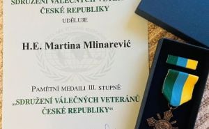 Foto: X.com / Ambasadorica Martina Mlinarević odlikovana u Češkoj