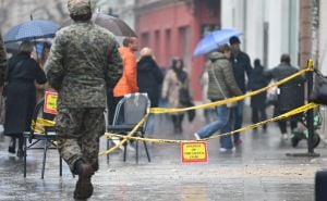 Foto: N.G./Radiosarajevo.ba / Ponovo odroni sa fasada u ulici Ferhadija