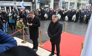 Foto: N. G. / Radiosarajevo.ba / Polaganje cvijeća ispred Vječne vatre