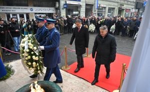 Foto: N. G. / Radiosarajevo.ba / Polaganje cvijeća ispred Vječne vatre