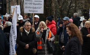 Foto: Dž. K. / Radiosarajevo.ba / Protest sindikalaca ispred Vlade KS