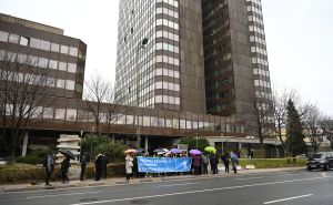 Foto: N. G. / Radiosarajevo.ba / Protest zdravstvenih radnika ispred Vlade FBiH