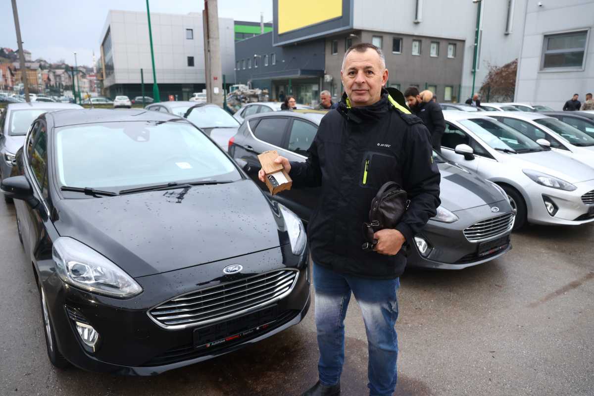 Uručeni ključevi automobila za 40 porodica iz poplavljenih područja