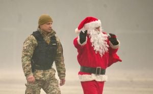 Foto: MO BiH / Podjela novogodišnjih paketića u kasarni Rajlovac OS BiH