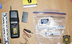 Foto: FUP / Predmeti koji su pronađeni kod uhapšenih lica