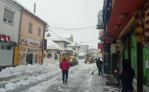 Foto: Fena  / Snijeg paralisao Bosanski Petrovac