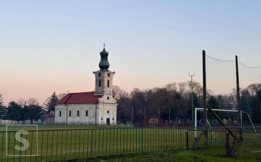 Stadion FK Radnički Baranda i Crkva Svetog Nikole