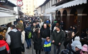 Foto: A.K./Radiosarajevo.ba / Gužva na Baščaršiji