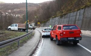 Foto: Dž. K. / Radiosarajevo.ba / Magistralni put Bistrik-Lapišnica/pokrenut odron