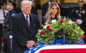 Foto: EPA - EFE / Donald Trump i Melania pred lijesom Jimmyja Cartera