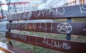 Foto: Dž. K. / Radiosarajevo.ba / Vandaliziran park u Sarajevu