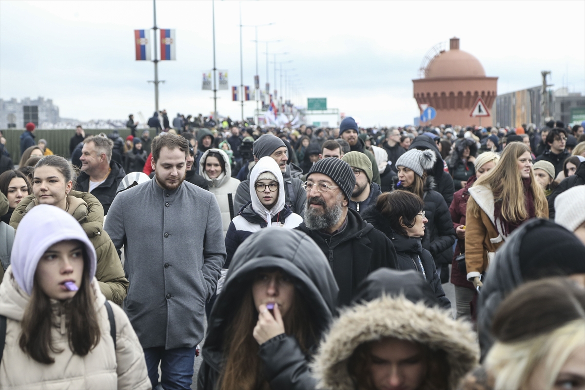 Studenti blokirali Mostarsku petlju u Beogradu