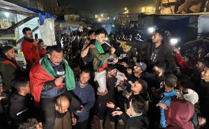 Foto: Anadolija / Palestinci slave na ulicama gradova